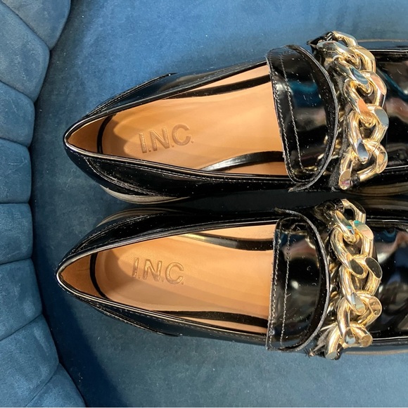 INC Brea Black Loafers with Gold Chain - Picture 4 of 6